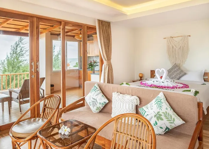 Naomi Resort